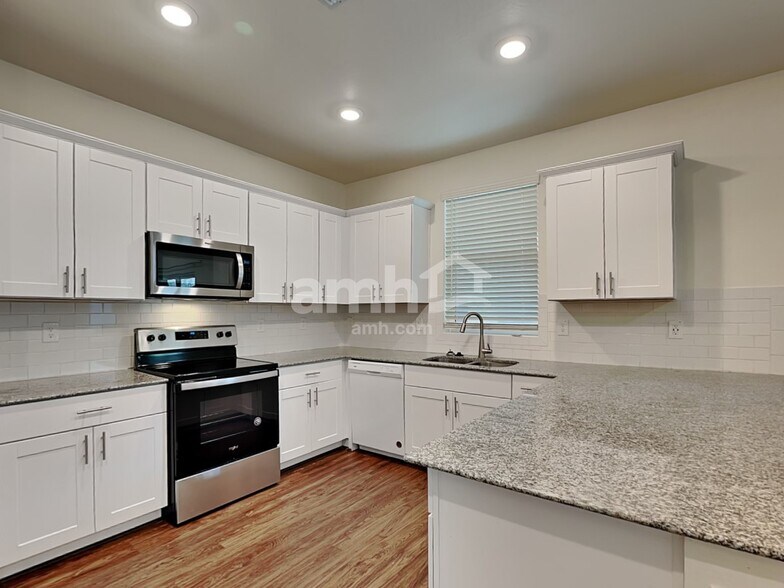 Building Photo - 678 W Laredo Ave