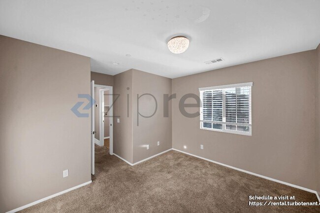 Building Photo - 4367 Amanecer Dr