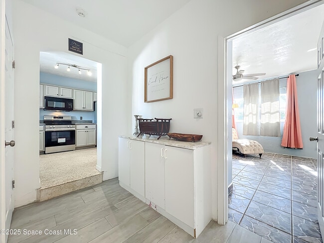 Building Photo - 113 SE 1st St