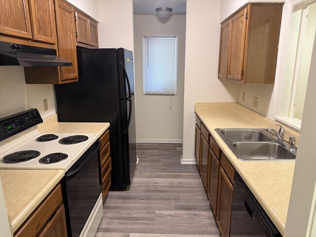 Building Photo - 3263 Carlyle Dr NW