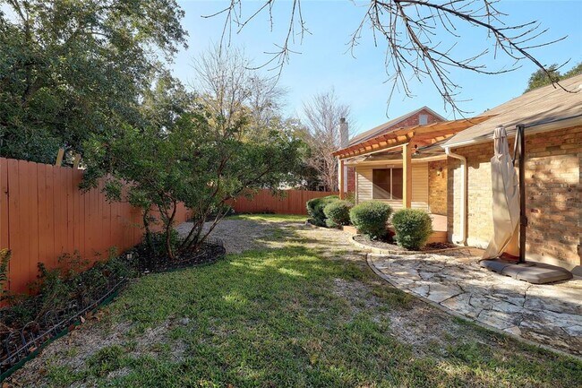Building Photo - 10905 Claywood Dr