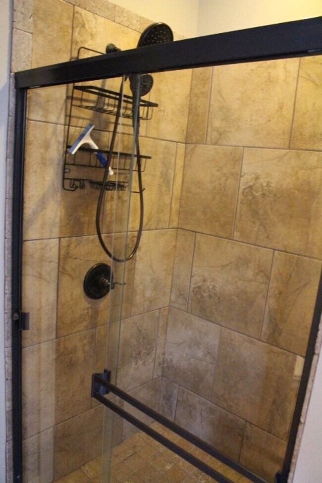 Building Photo - Southwest home, close to hospital, shopping, restaurants and easy access to FT Sill