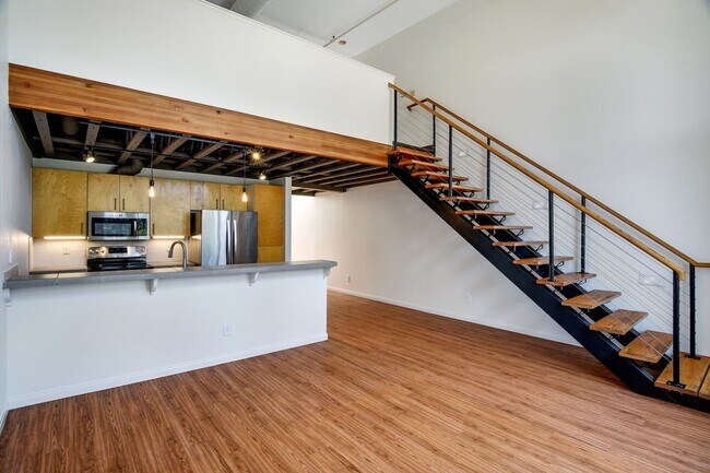 Building Photo - Trendy Live Work Loft Kensington Park Plaza