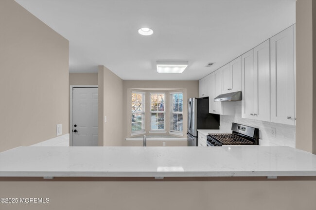 Building Photo - 31 Lexington Ct