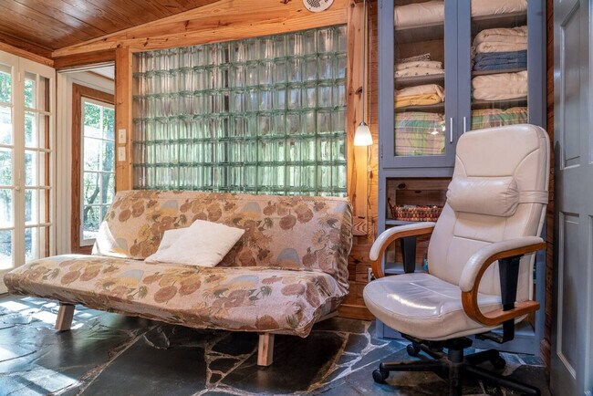 Building Photo - 1939 Crawford Dairy Rd