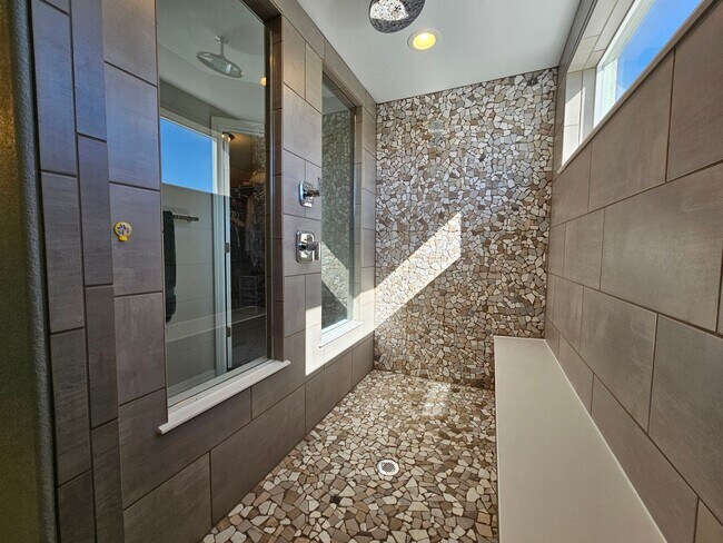 Building Photo - Beautiful 5-bedroom, 5-bathroom home in the desirable Banning Lewis Ranch community!