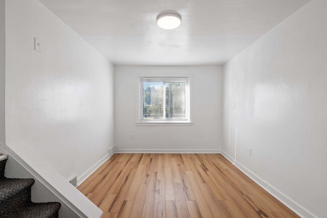 Building Photo - Luxury Rental - Sharpsburg