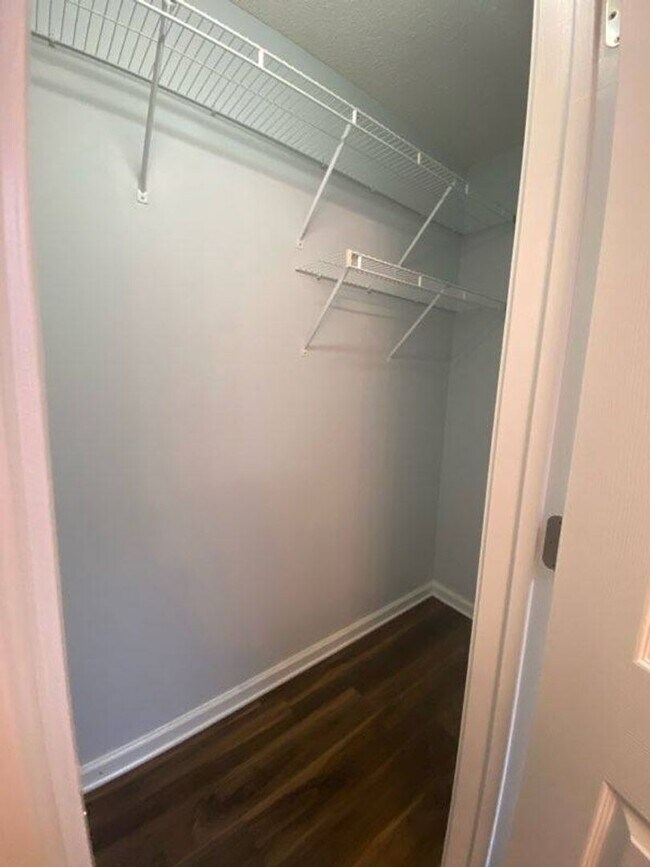 Building Photo - 3 BR 2 BA Maysville