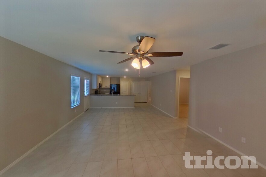 Building Photo - 6445 Middlebury Dr