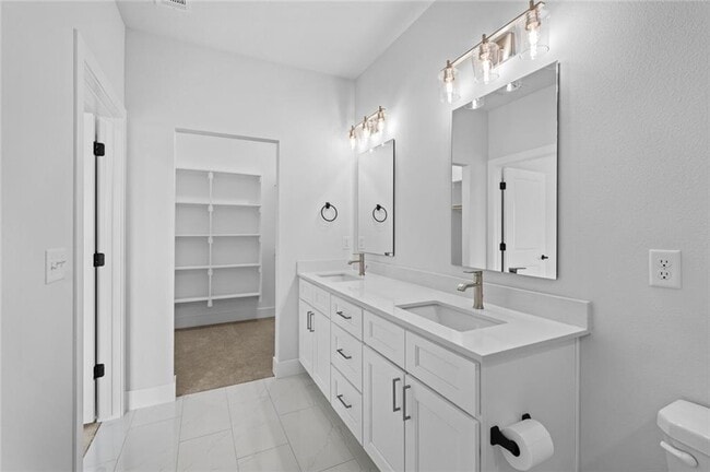 Building Photo - 3058 W Berkeley Ave