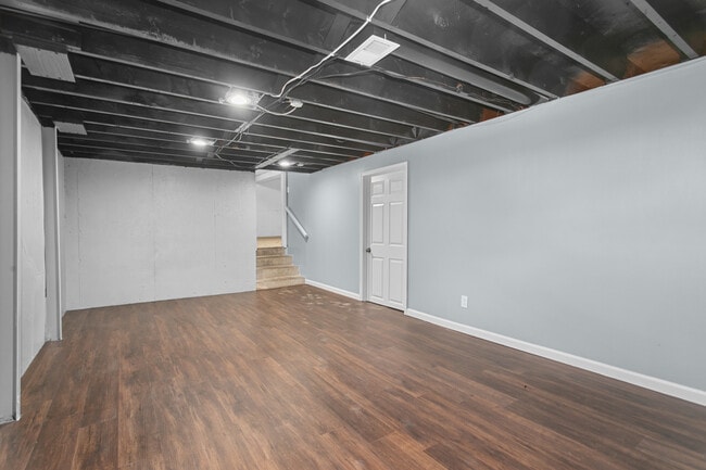 Building Photo - 908 SW 6th St
