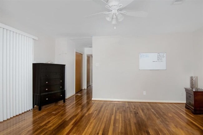 Building Photo - 4015 Mischire Dr