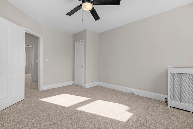 Building Photo - Charming 3-Bedroom with High Ceilings & Modern Updates