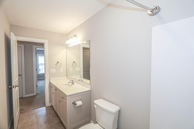 Building Photo - 987 Glenhaven Dr