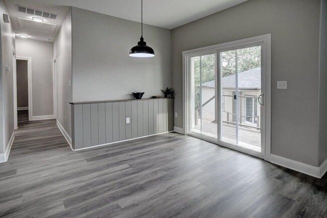 Building Photo - 121 S Kanaio Dr