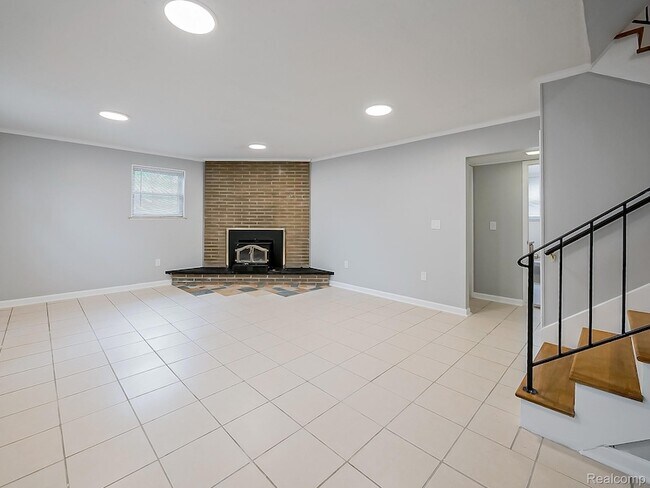 Building Photo - 7580 Thornwood St
