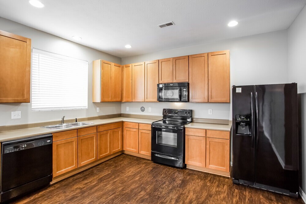 Building Photo - 8025 Cole Wood Blvd