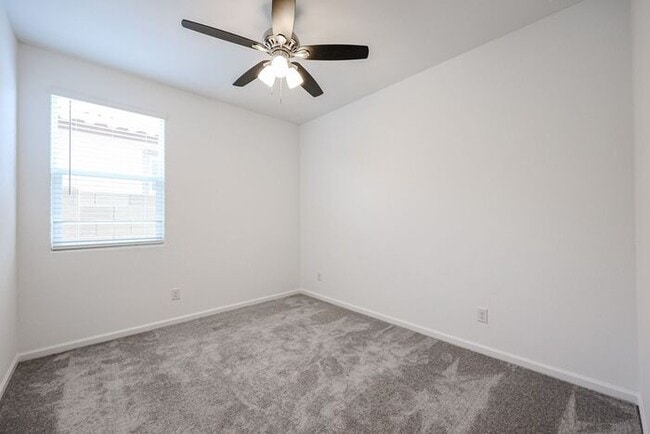 Building Photo - Alamar Subdivision 5 Bedroom Home For RENT!