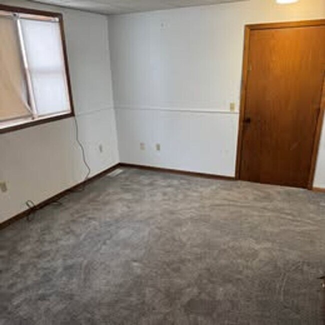 Building Photo - 721 N Teal St