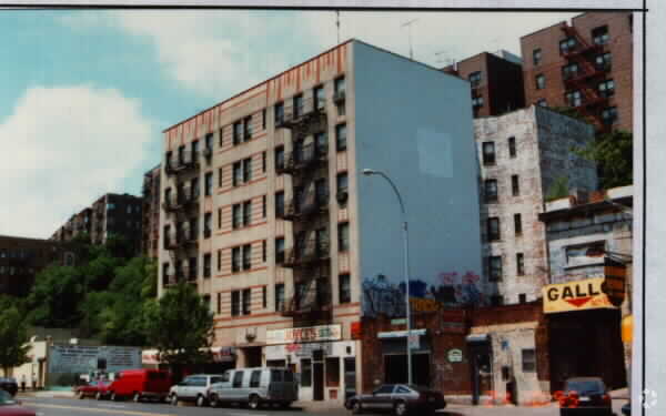 Primary Photo - 5057 Broadway