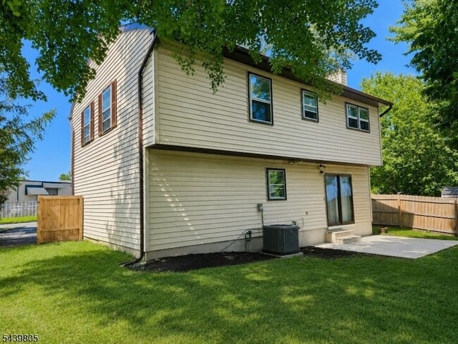 Building Photo - 920 Everts Ave