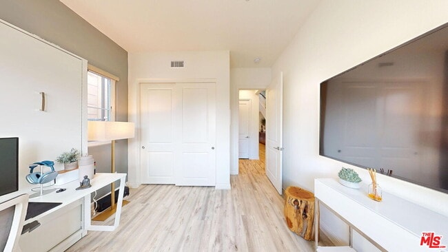 Building Photo - 20607 W Chestnut Cir