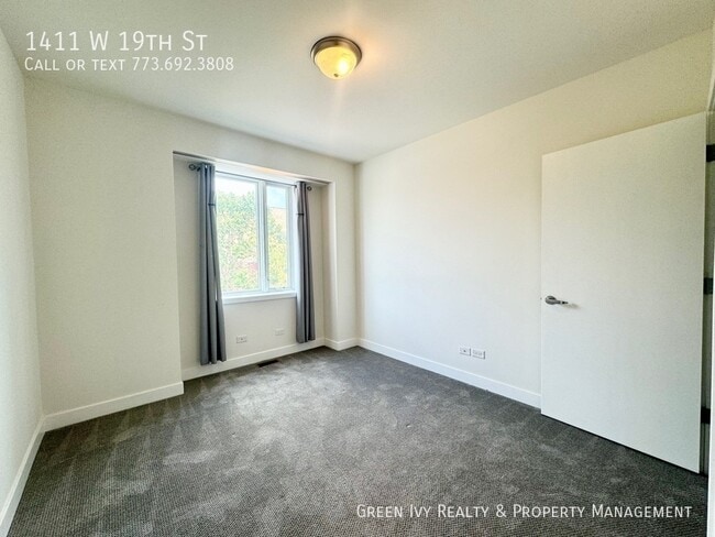 Building Photo - 1411 W 19th St
