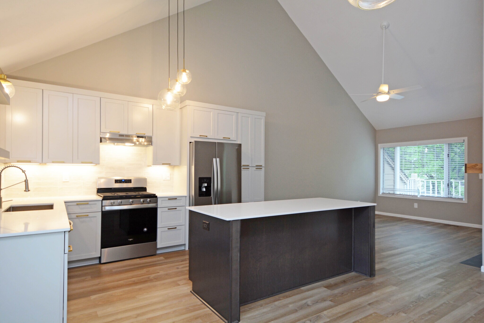 Building Photo - 2838 Kenwood Isles Dr