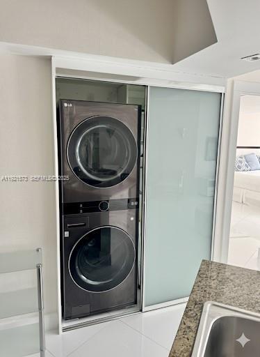 Building Photo - 20000 E Country Club Dr