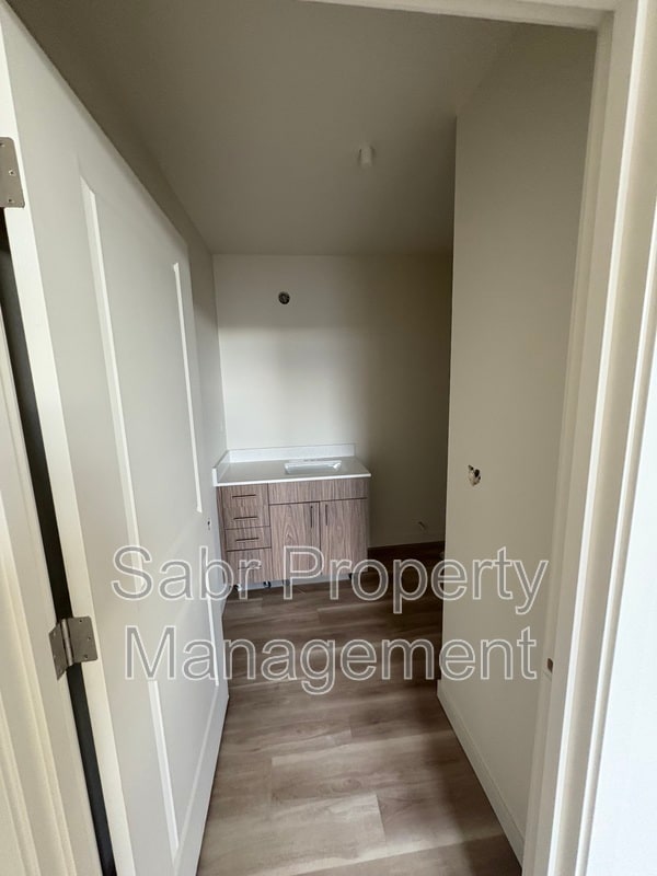 Building Photo - 1520 N Bryant St