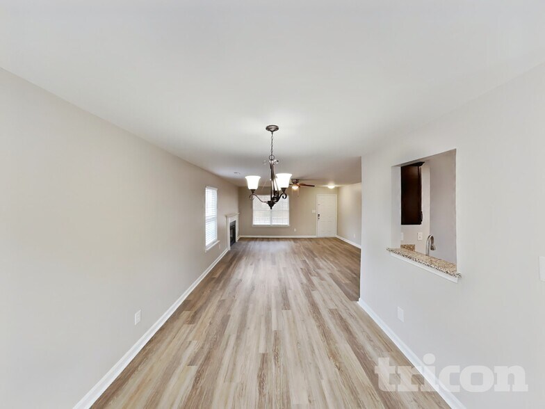 Building Photo - 301 Bedford Park Dr