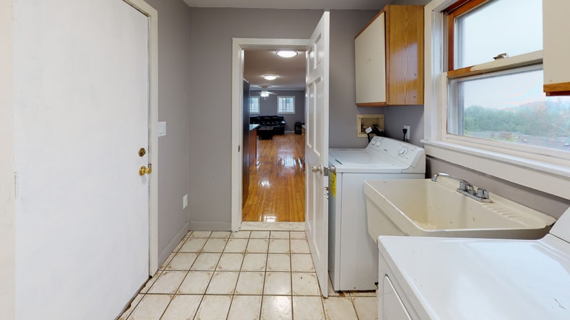 Building Photo - 137 Comstock Pl