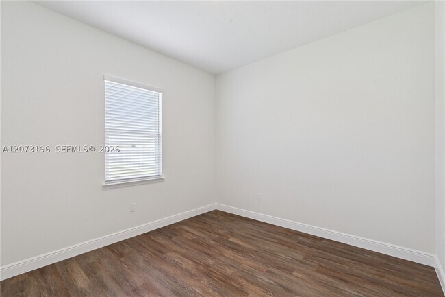 Building Photo - 1296 Moselle Ave