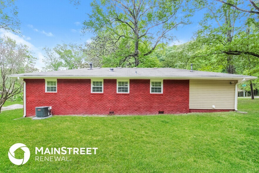 Building Photo - 5550 Longmeadow Ln