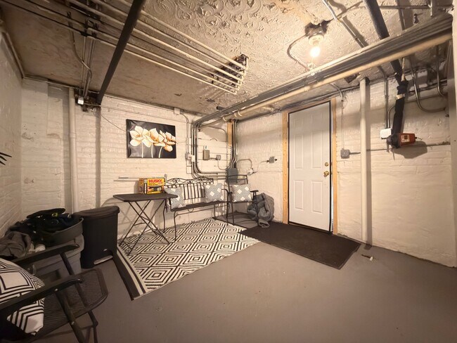 Building Photo - 7744 S Jeffery Blvd