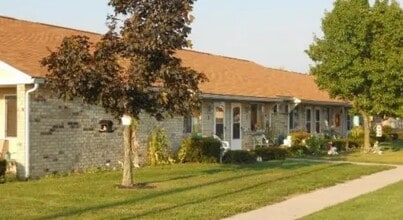 Building Photo - 985 Meadow Ln