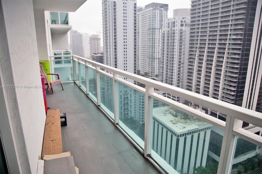 Building Photo - 951 Brickell Ave