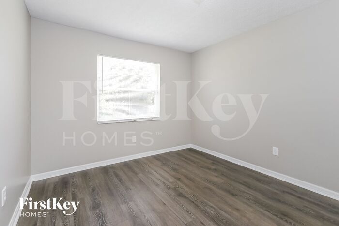 Building Photo - 3265 SW Escarole St