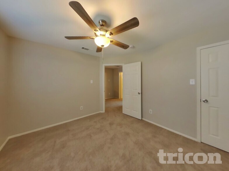 Building Photo - 1505 Yellowbird Ct