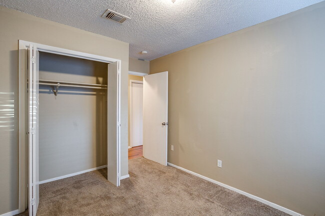 Building Photo - 1906 Beacon Way