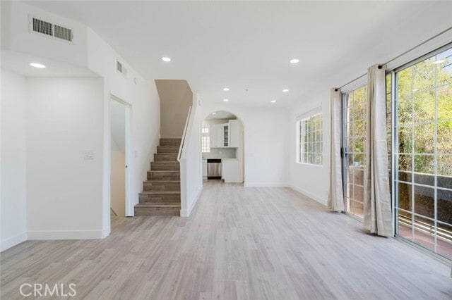 Building Photo - 18347 Saticoy St