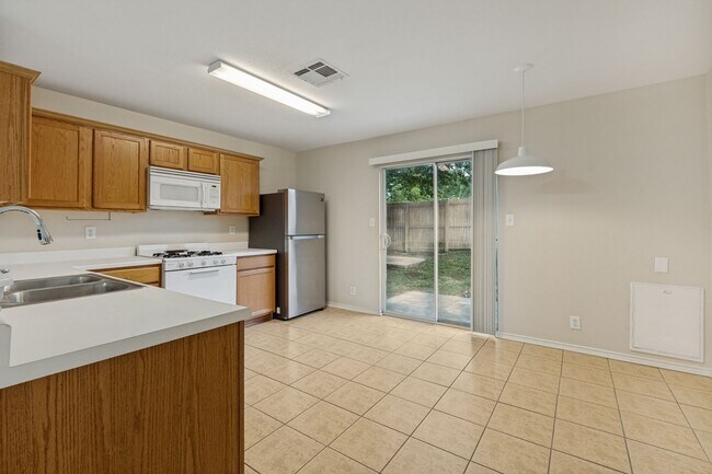 Building Photo - Charming 3-Bedroom, 2-Bathroom Home in Judson Crossing
