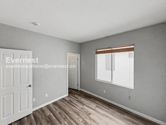 Building Photo - 1090 Azalea Ln