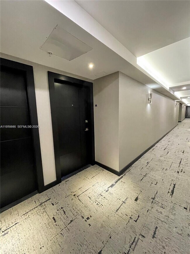 Building Photo - 11 Island Ave