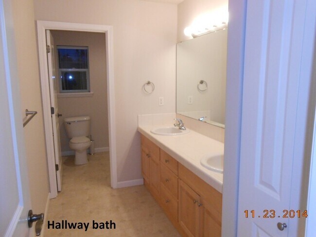 Building Photo - Beautiful 4 Bed 3 Bath with Bonus Room Home in Convenient Location in Lynnwood.