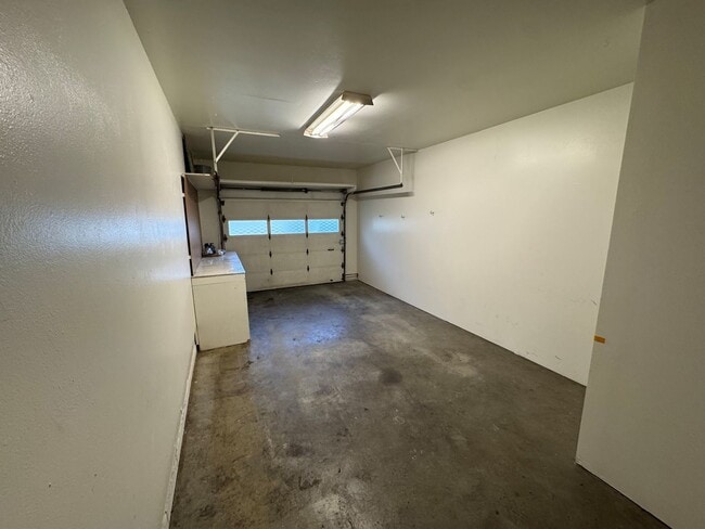 Building Photo - 532 E 72nd Ave