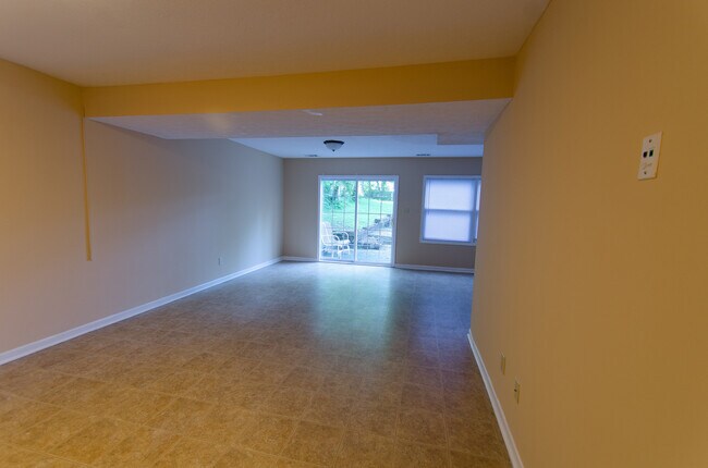 Building Photo - 1209 E Hunter Ave