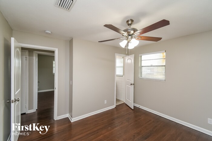 Building Photo - 3013 Skipper Ln