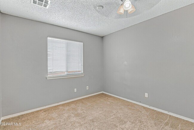 Building Photo - 11412 Flor Veronica Dr