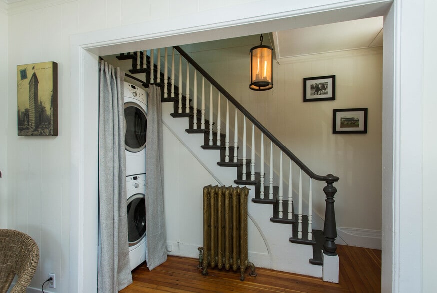Washer/dryer - 47 Court St